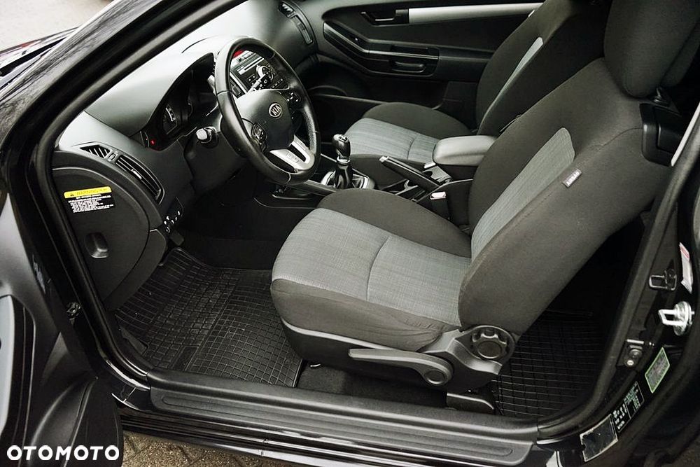 Kia Ceed 1.6 CRDi 90 ISG Vision - 17