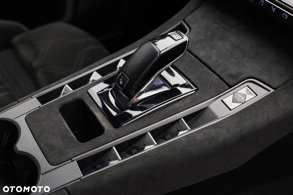 DS Automobiles DS 7 Crossback 1.6 PureTech Performance Line + - 28