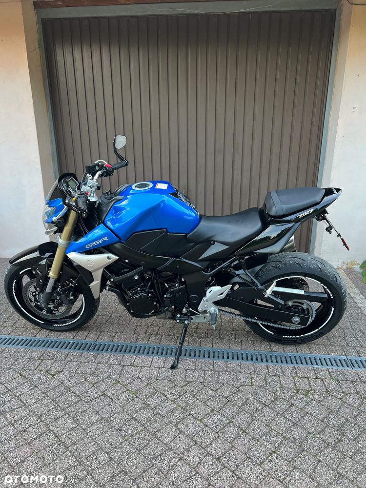Suzuki GSR - 5
