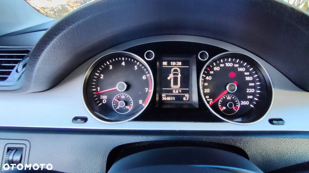 Volkswagen Passat 1.8 TSI Exclusive - 10