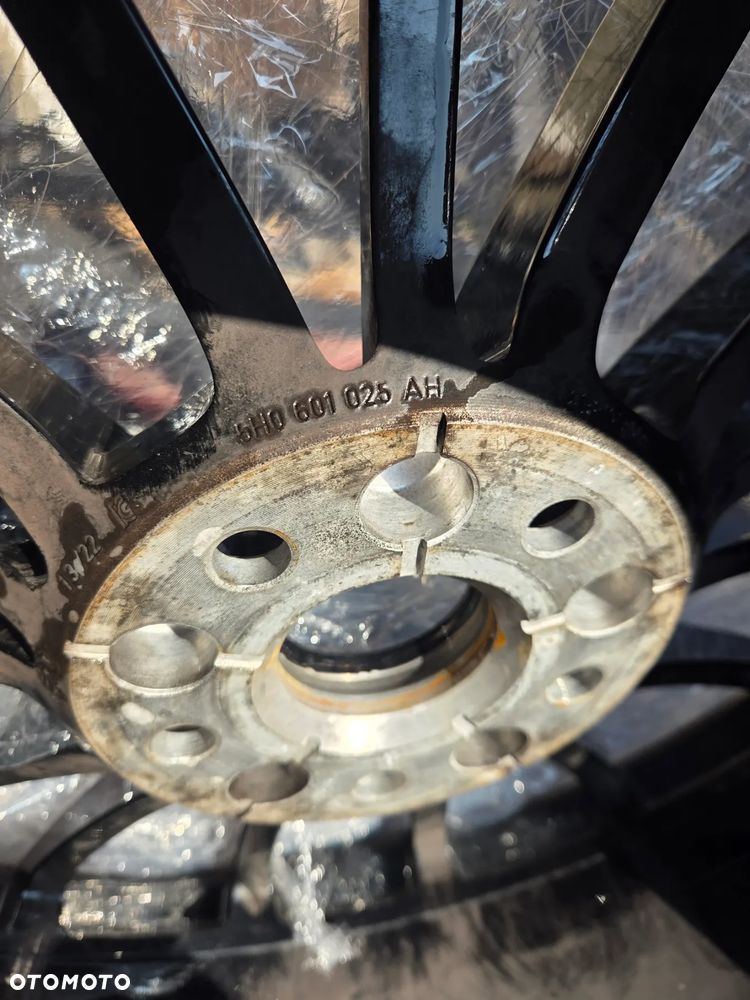 Felga alumiowa VW Golf VIII 8 19 Cali Gti Gtd R 5H0601025AH 8J-Nx19H2 ET 50 - 18