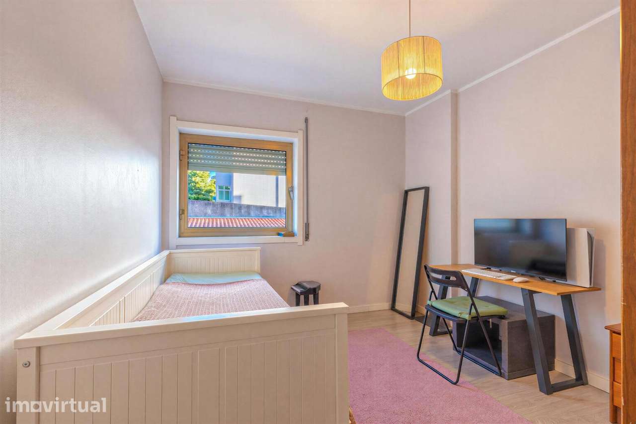 Apartamento T2+1 Renovado no Centro de Ermesinde | Cozinha... - Grande imagem: 5/25