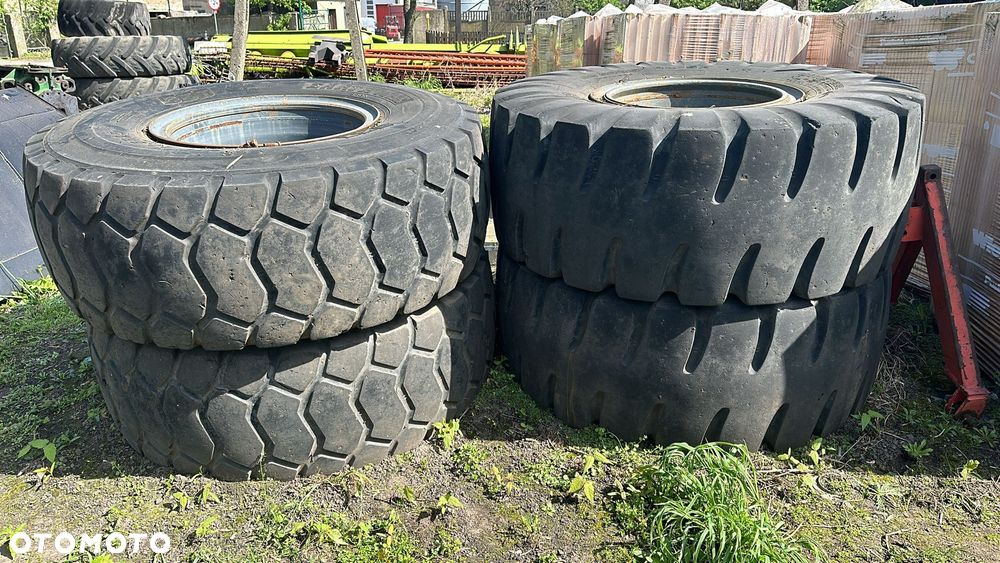 Koła felgi opony pełne - ładowarka - Liebherr Komatsu Ahlmann Volvo 25" - 1