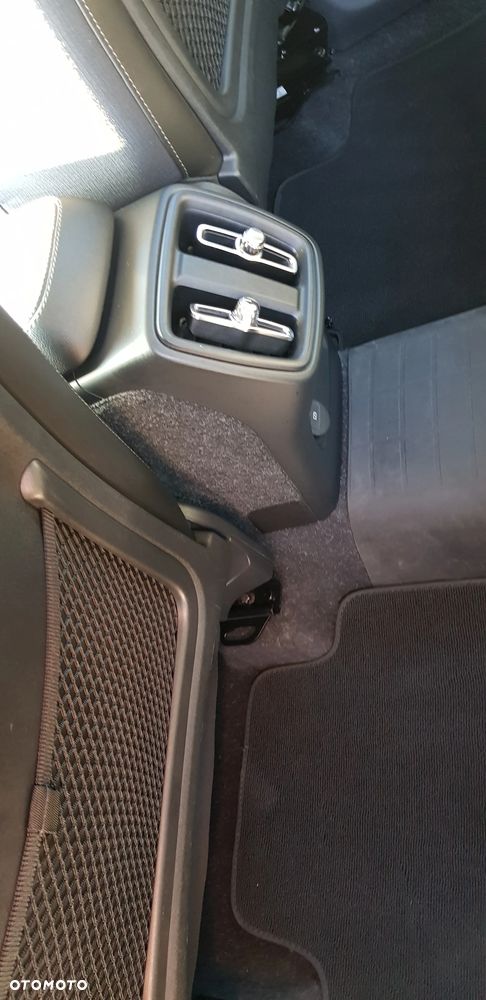 Volvo XC 40 - 31