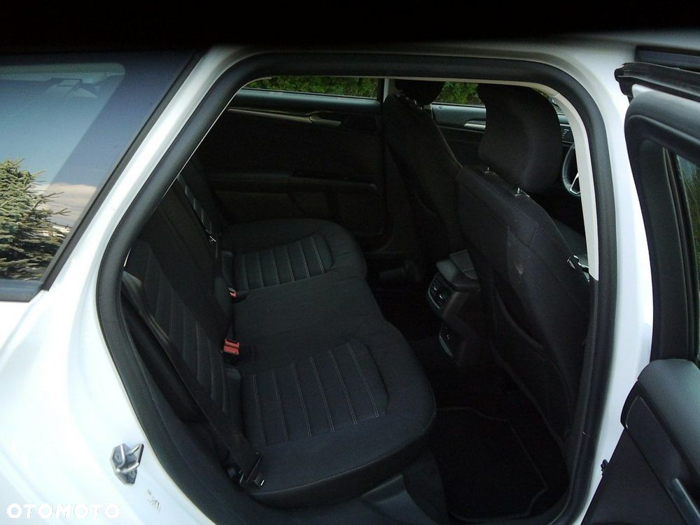 Ford Mondeo - 28