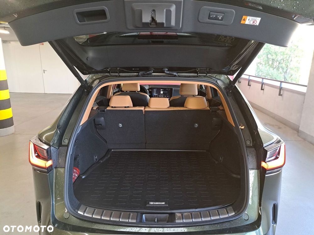 Lexus NX 2025