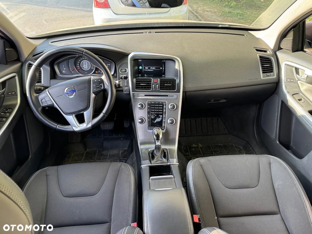 Volvo XC 60 D5 AWD Momentum - 16