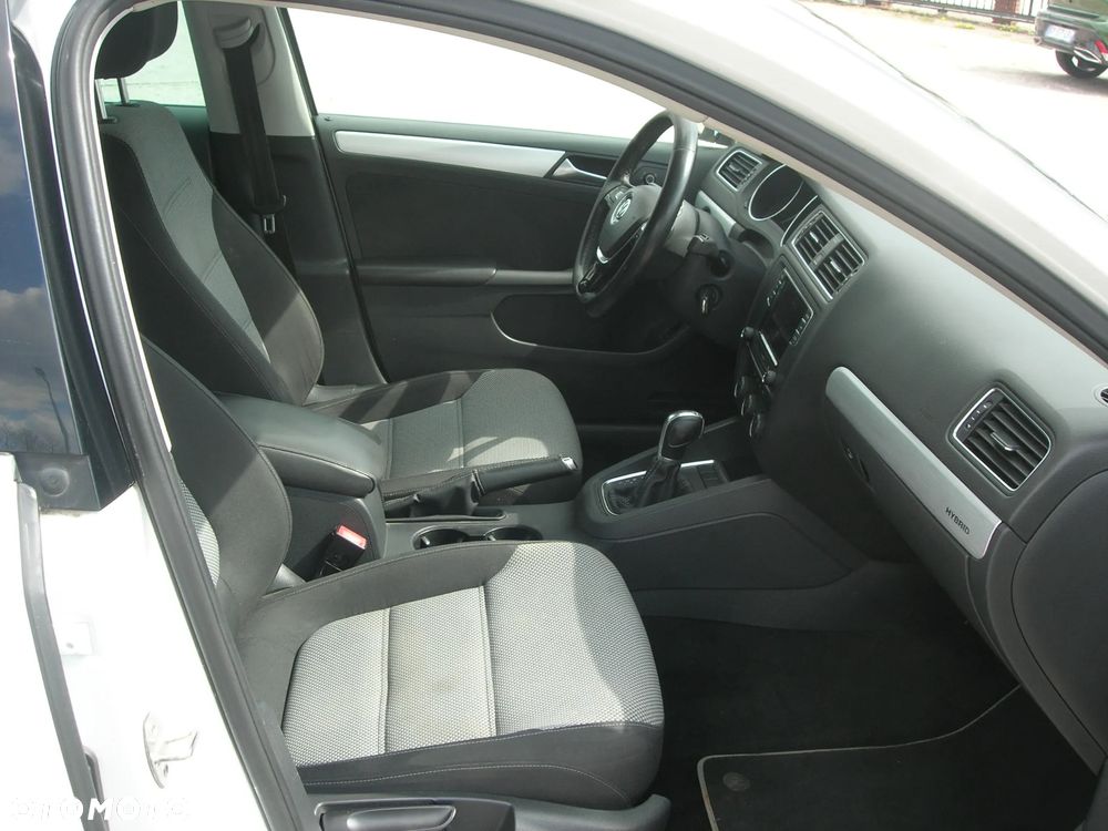 Volkswagen Jetta Hybrid - 22