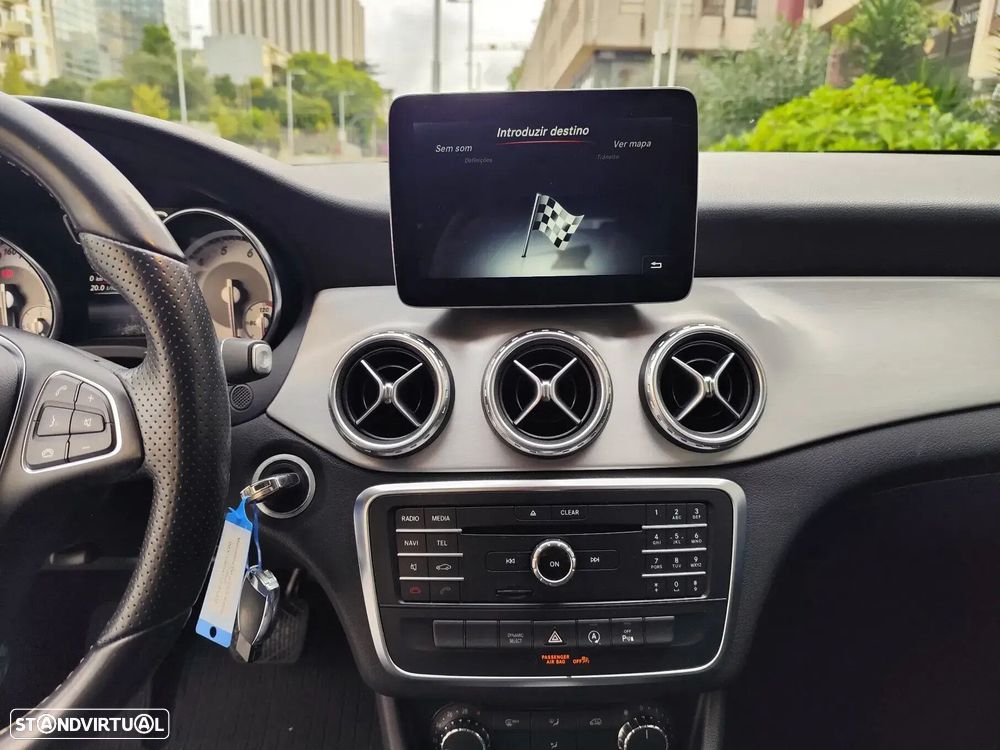 Mercedes-Benz GLA 180 7G-DCT UrbanStyle Edition - 14