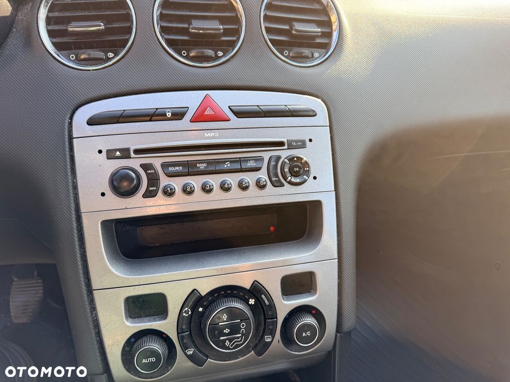Peugeot 308 1.6 Premium - 6