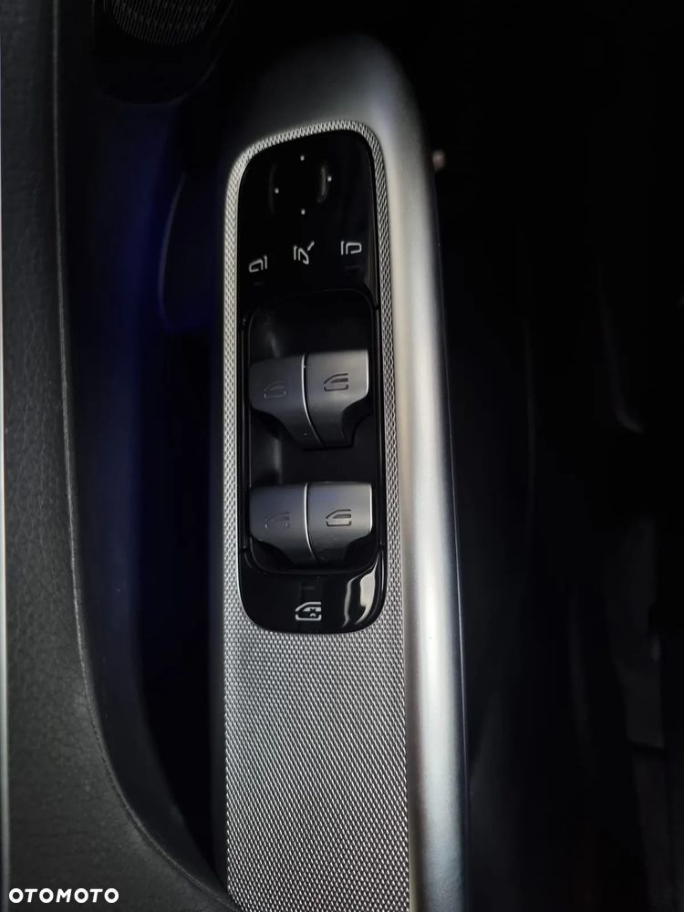 Mercedes-Benz GLC - 13