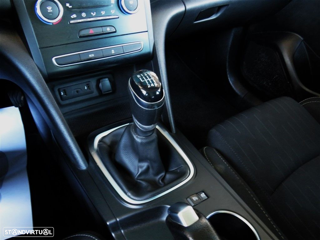 Renault Mégane Sport Tourer 1.5 Blue dCi Limited - 11