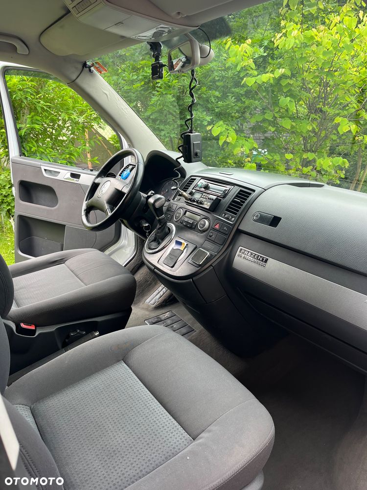 Volkswagen Multivan - 15