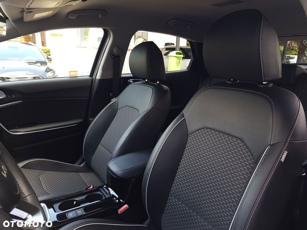 Kia XCeed 1.6 GDI PHEV Business Line DCT - 12
