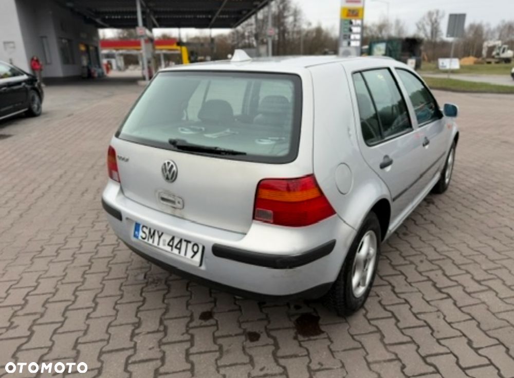 Volkswagen Golf 1.6 - 7