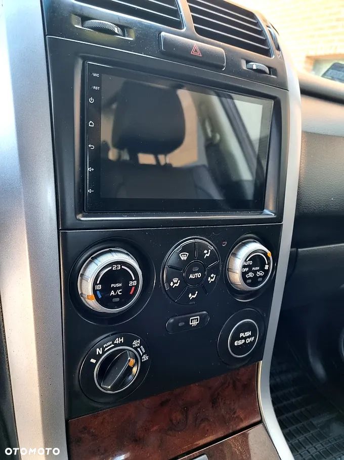 Suzuki Grand Vitara 2.0 Comfort + - 7