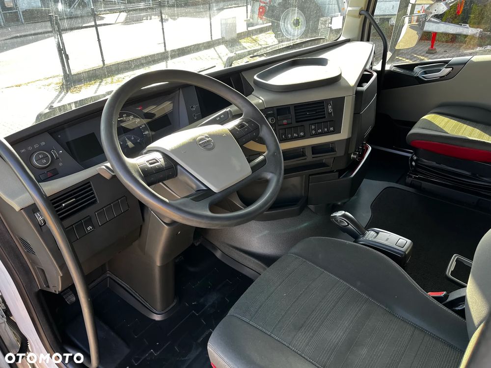 Volvo FH 460 VIN : ** MB32**  PRODUKCJA 11/2020 SPROWADZONE Z FRANCJI SERWISOWANE  DWA ZBIORNIKI PALIWA LODÓWKA ALU FELGI - 11