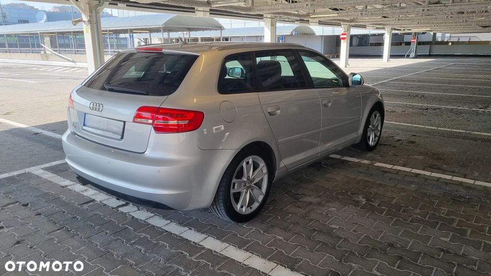 Audi A3 Sportback 2.0 TDI DPF Ambiente - 17