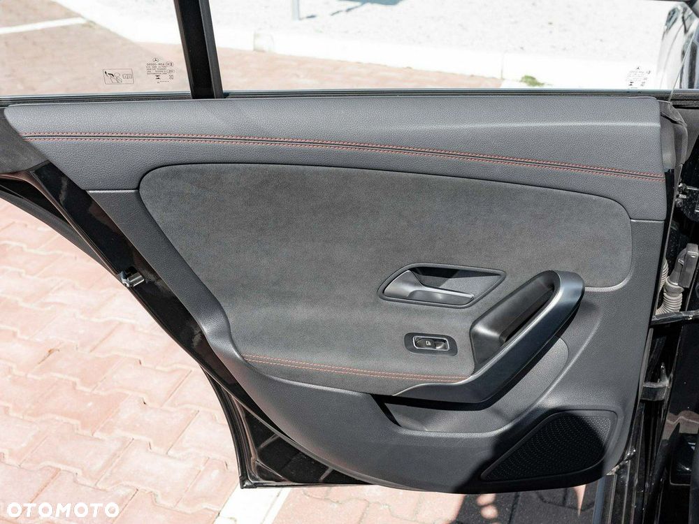 Mercedes-Benz CLA - 27