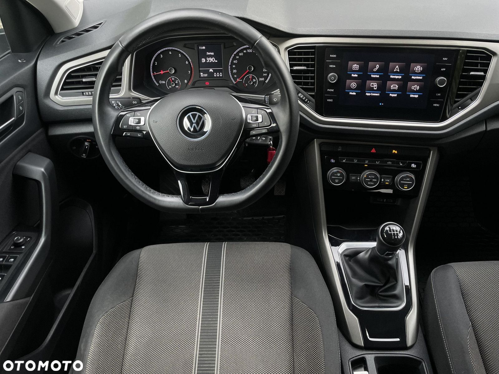 Volkswagen T-Roc - 12