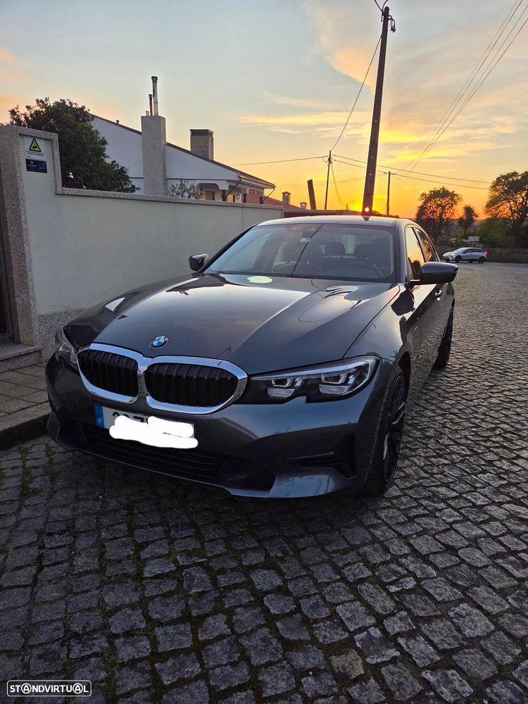 BMW 330 e Auto - 1