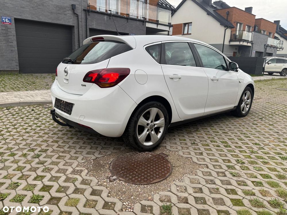 Opel Astra 2.0 CDTI Cosmo - 23