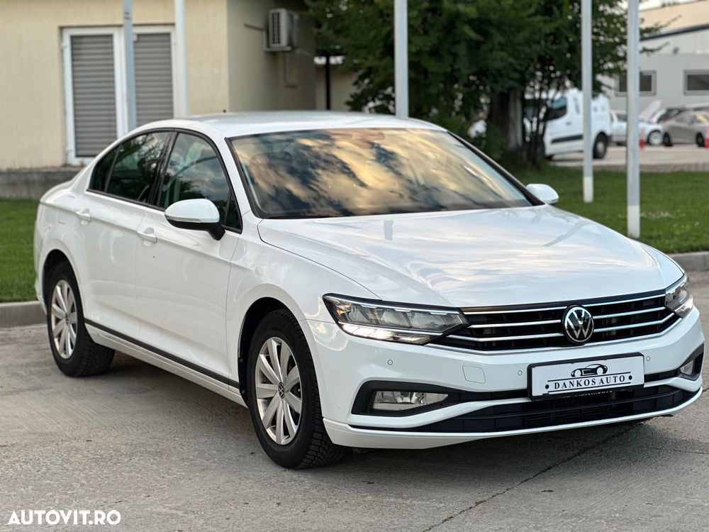 Volkswagen Passat - 1