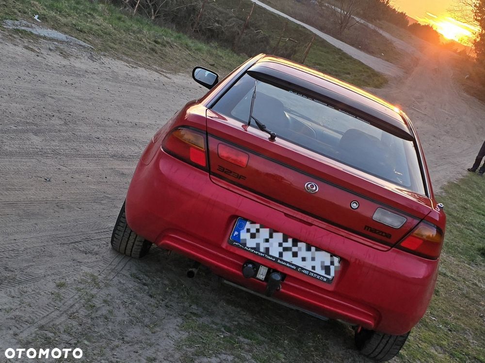 Mazda 323F - 6