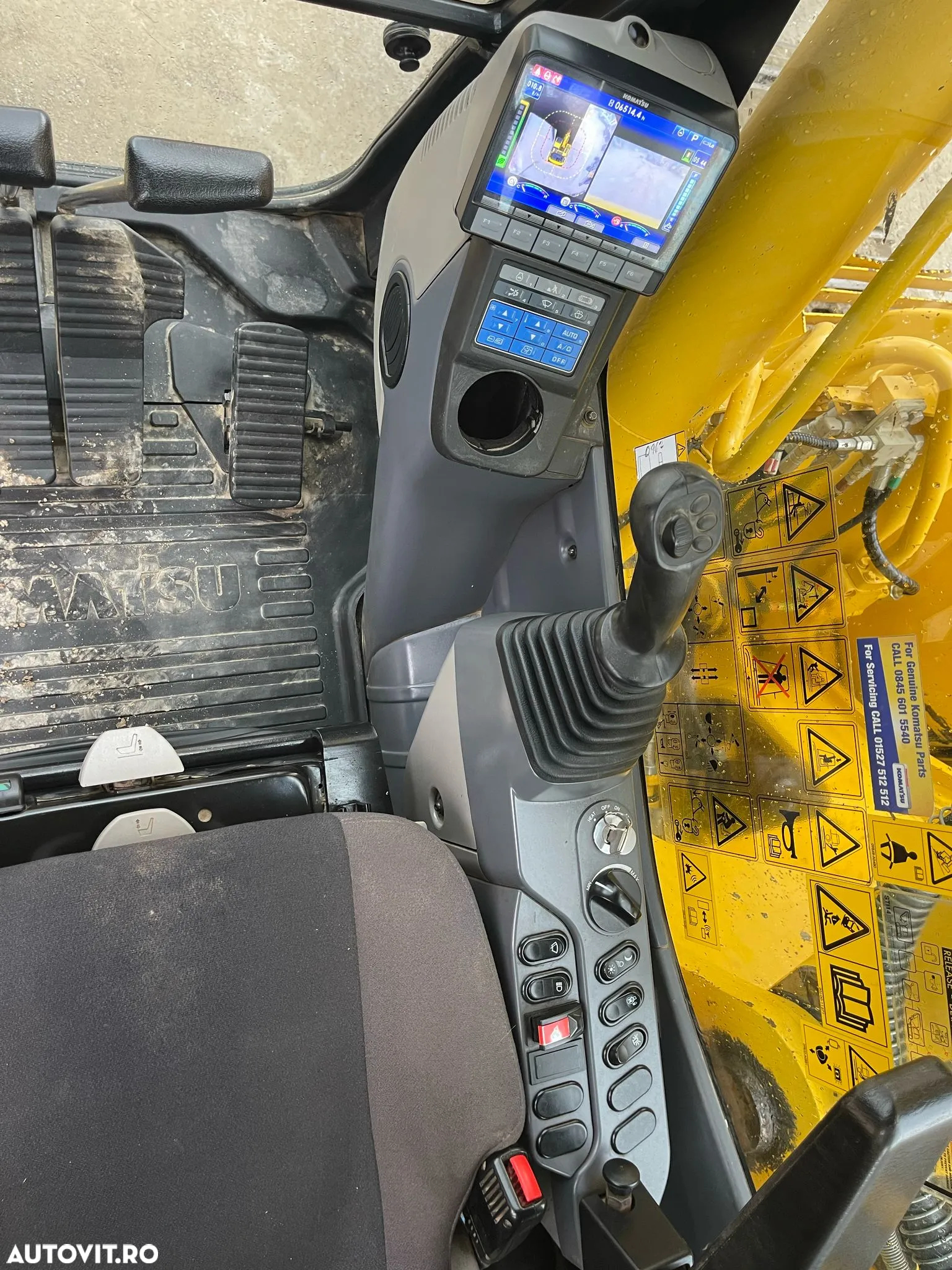 Komatsu PC 210LC-11 - 16