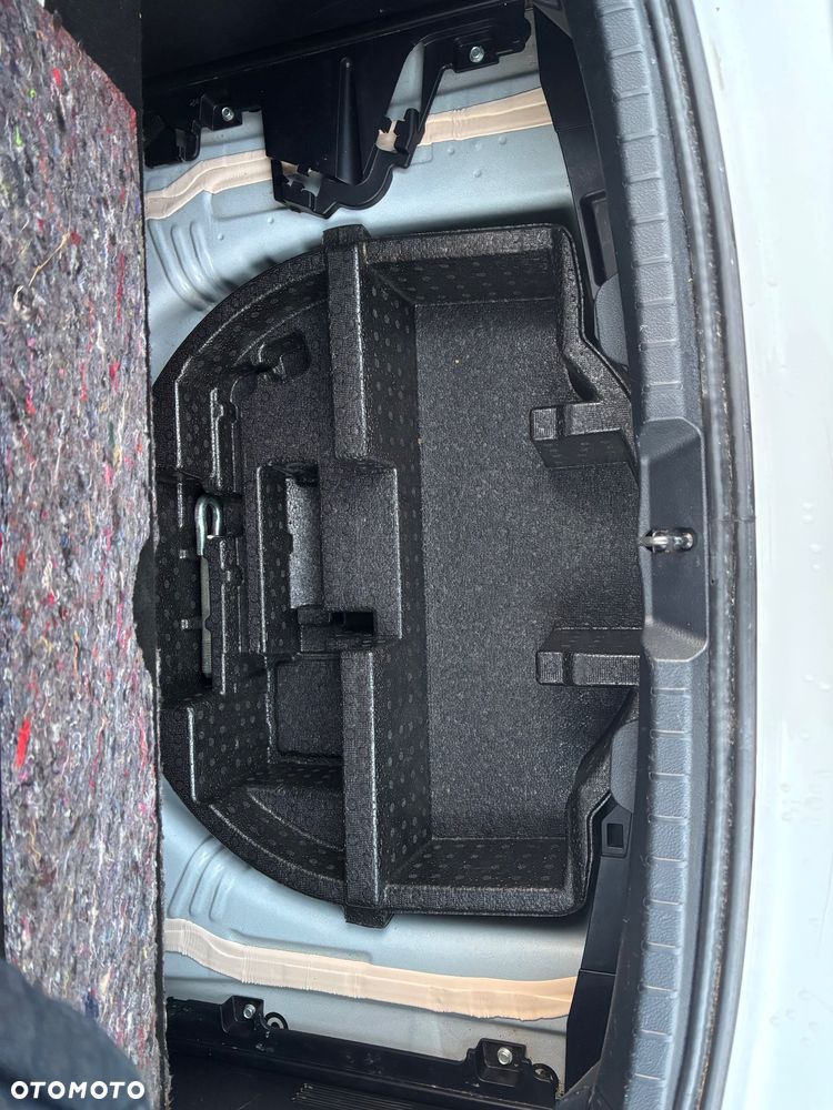Toyota Yaris - 7