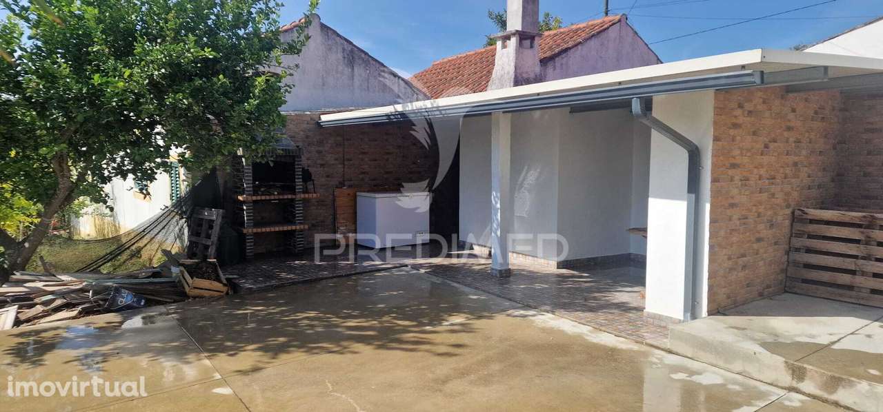 Excelente T2 recuperado com terreno e árvores de fruto - Grande imagem: 3/22