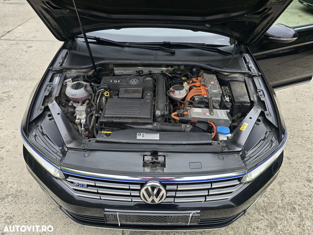 Volkswagen Passat - 25