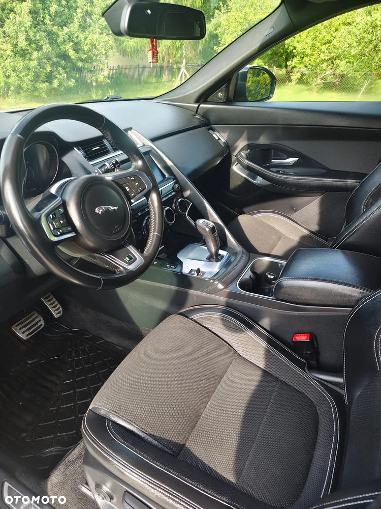 Jaguar E-Pace 2.0 i4D AWD R-Dynamic - 15