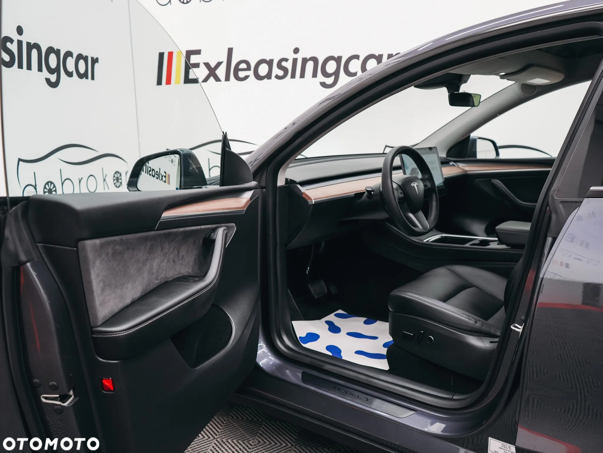 Tesla Y Model Long Range Dual Motor AWD - 14