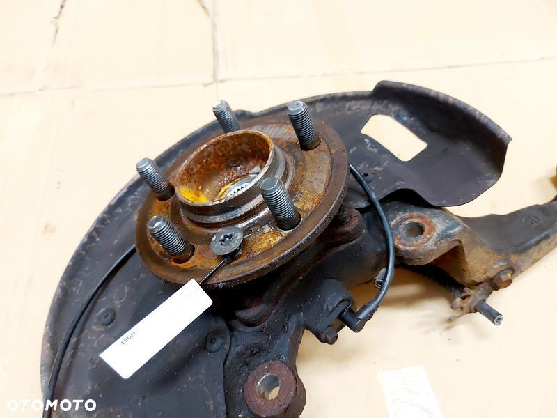 RANGE ROVER SPORT L320 4.2 V8 ZWROTNICA PRAWA PRZEDNIA PRZÓD PRAWY PIASTA ŁOŻYSKO - 2