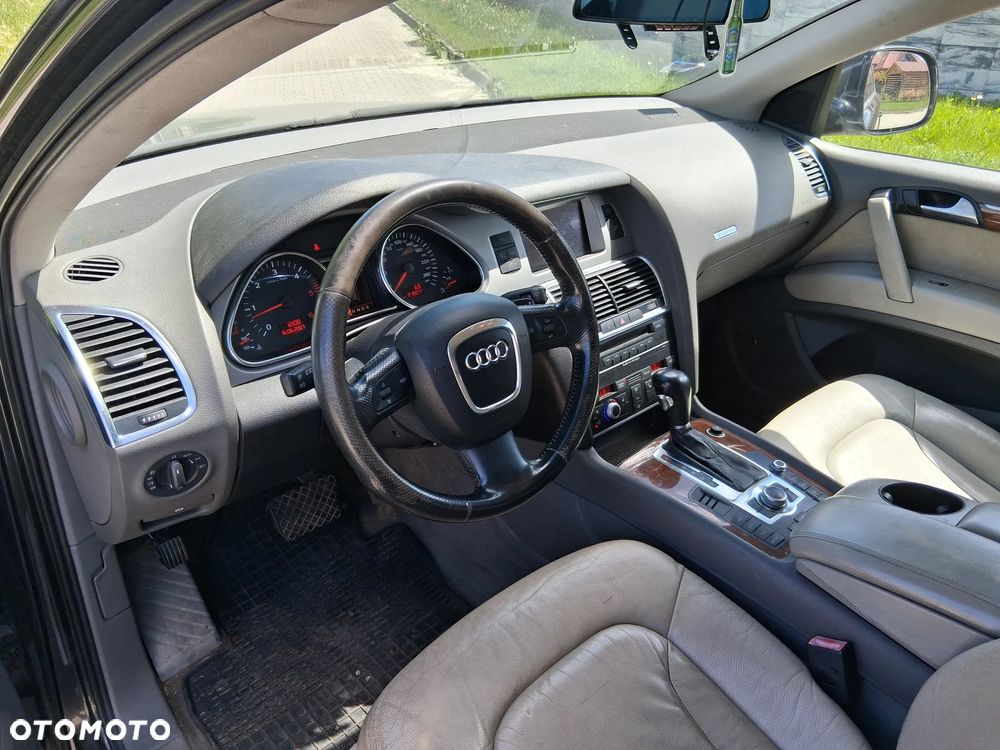 Audi Q7 - 7