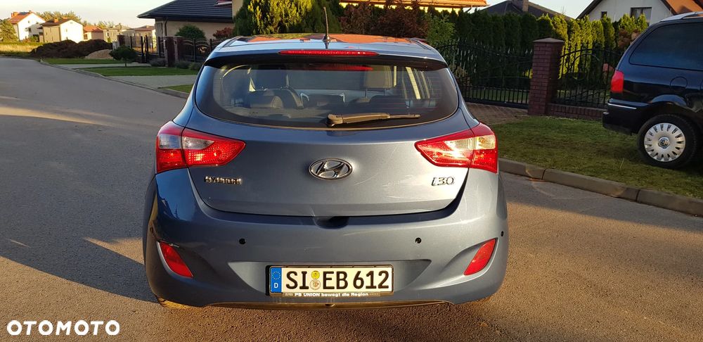 Hyundai i30 blue 1.4 Classic - 14