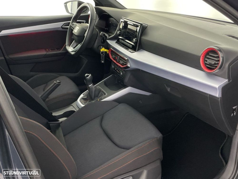 SEAT Arona 1.0 TSI FR - 25