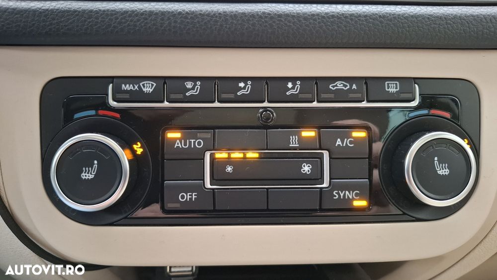 Volkswagen Tiguan 2.0 TDI DPF 4Motion BlueMotion Technology Sport & Style - 25