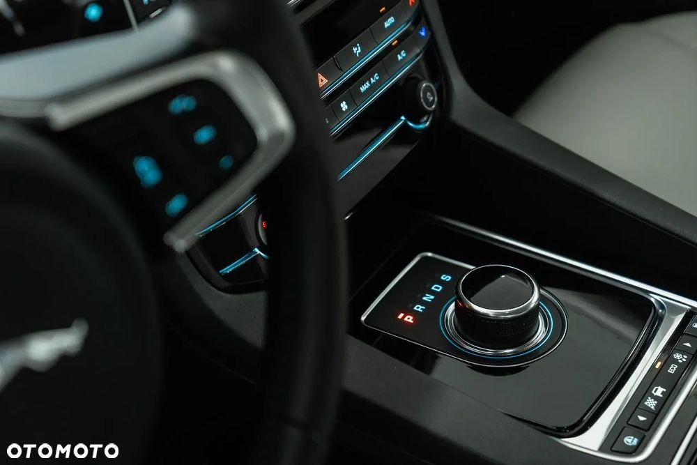 Jaguar F-Pace 2.0 i4D RWD Prestige - 21