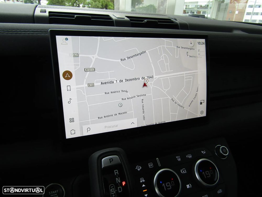 Land Rover Defender 2.0 P300e 110 AWD X-Dynamic SE - 23