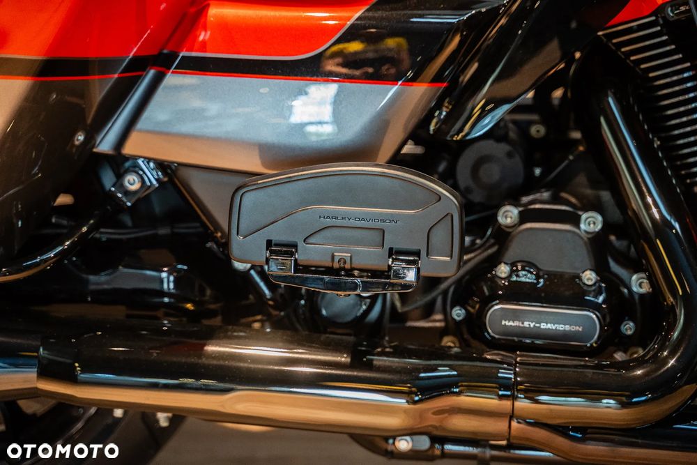 Harley-Davidson CVO Street Glide - 25