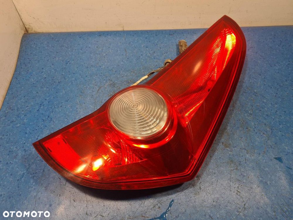 OPEL AGILA B LAMPA TYŁ PRAWA ZEWNĘTRZNA - 1