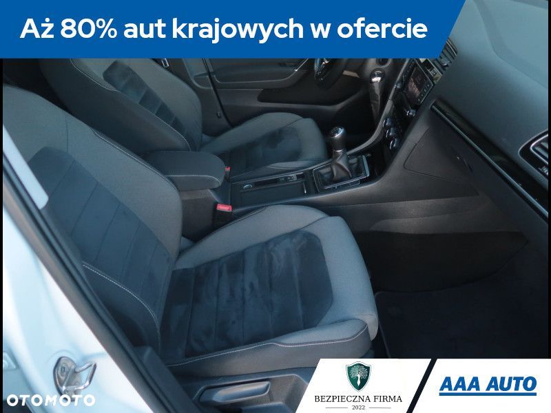 Volkswagen Golf - 10