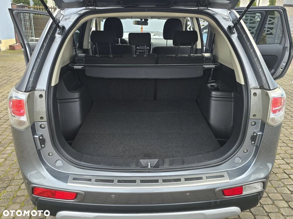 Mitsubishi Outlander 2.2 DID Intense + 4WD - 31