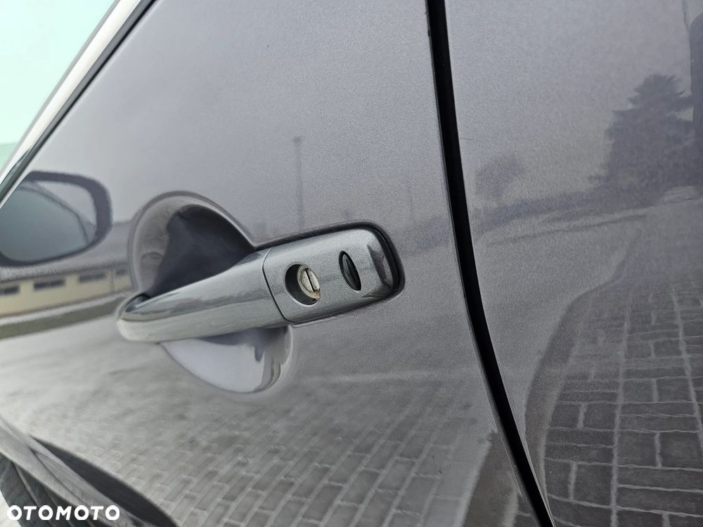 Mitsubishi Outlander - 21