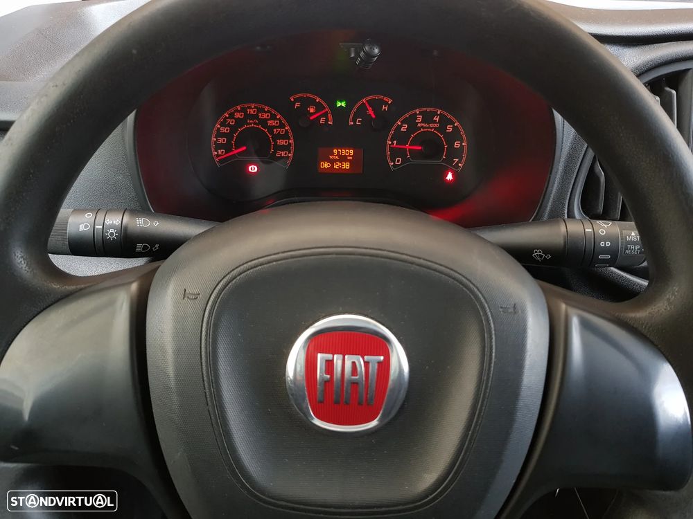 Fiat Doblo 3 Lugares - 24