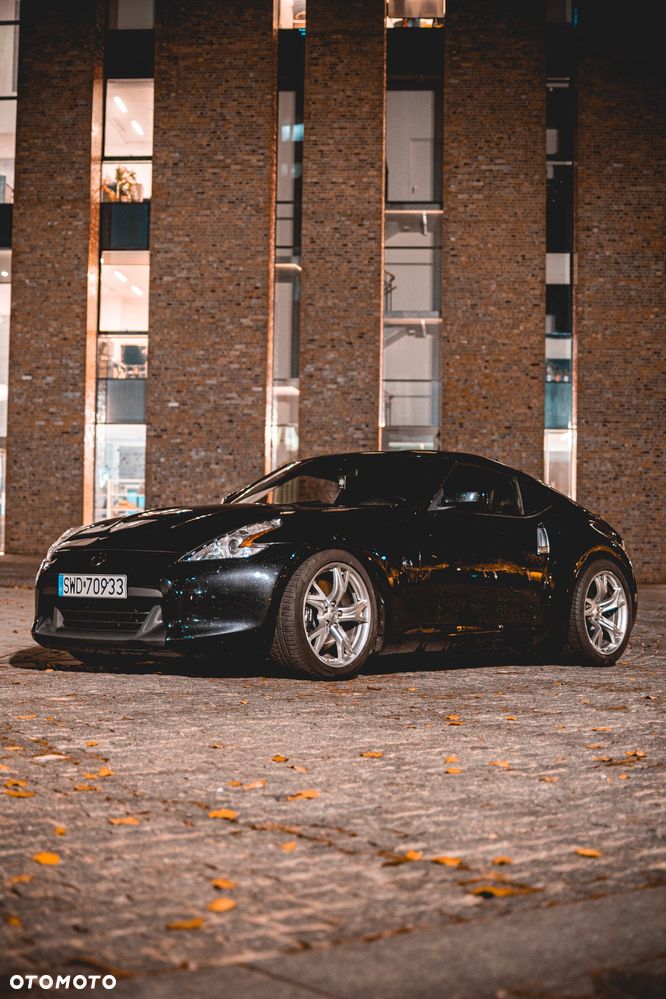 Nissan 370 Z - 6