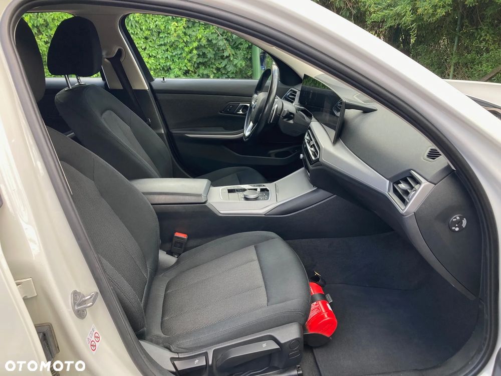 BMW Seria 3 318i Advantage sport - 12