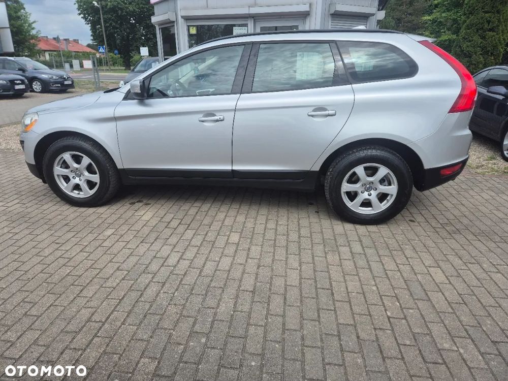 Volvo XC 60 D3 AWD Momentum - 8